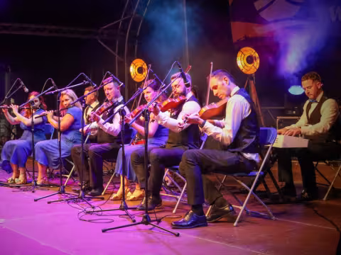 Image showing the Beartla O Flatharta Céili Band members